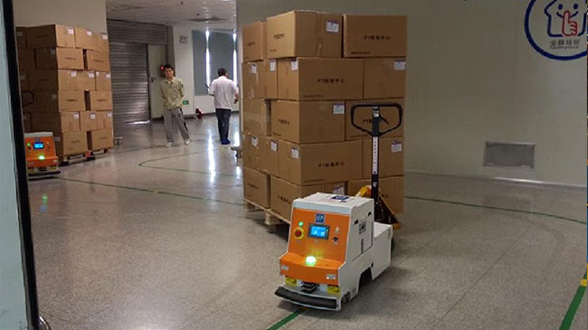 Robots móviles autónomos de la sola manera, guía de la cinta magnética del AGV de Warehouse Tugger